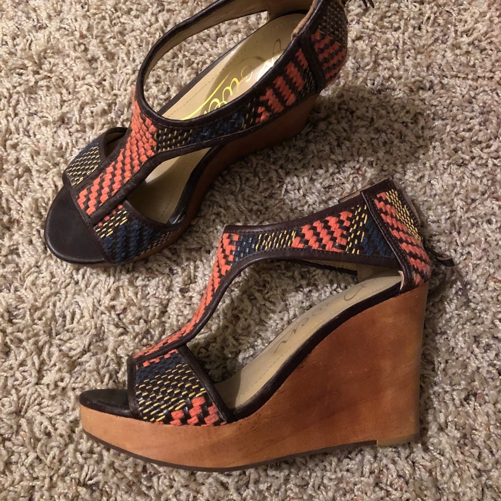 Weave Pattern Roman Wedges